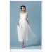 فستان صيفي من الشيفون الأبيض ذات اكمام طويلة ومزين بالدانتيل الناعم