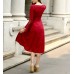 فستان أحمر بأكمام طويلة بتصميم كلاسيكي رائع