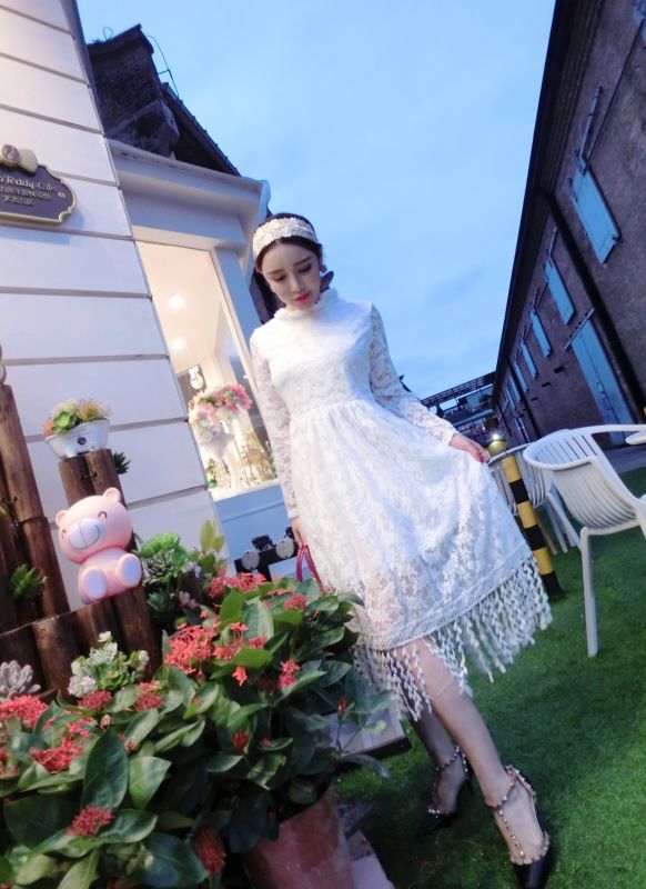 ElegantStandCollarLongSleeveWhiteLaceFringedDress-XFE121514WI