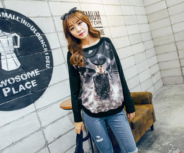 KoreanCasualWomenCartoonPrintingLongSleeveLooseAsymetricalHemSweater-ZME100646