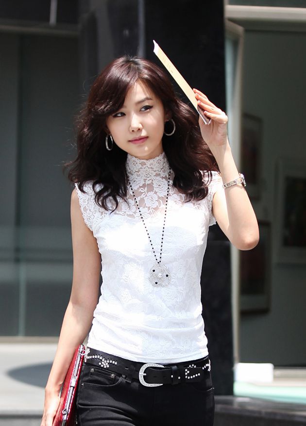 KoreanNewestLaceStandCollarLiningFittedWhiteSleevelessBlouse-FR031103WI