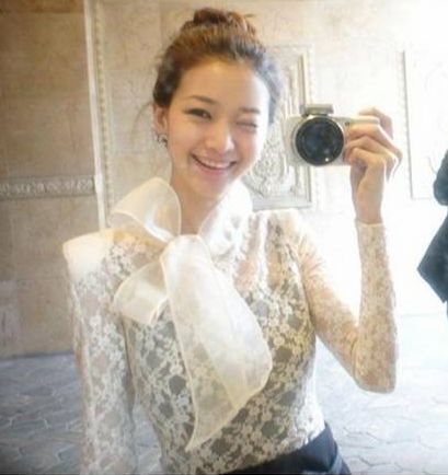 KoreanStyleBowDesignWithShoulderPadSee-throughLaceBlouse-ZL072623AR