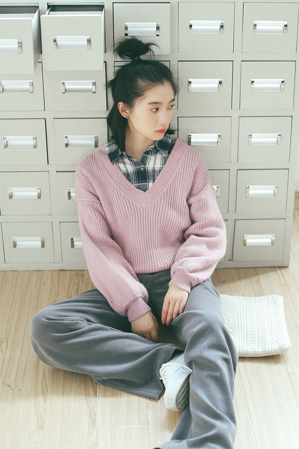 KoreanStyleVNeckLooseComfortKnittingSweater-CMK091466