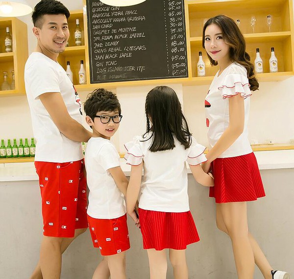 KoreanstyleCoolTShirtwithpantsskirtDesignFamilySet-CMK070615