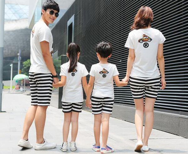 PopularPrintFunnyTShirtWithStripedShortsFamilySet-CMK061653